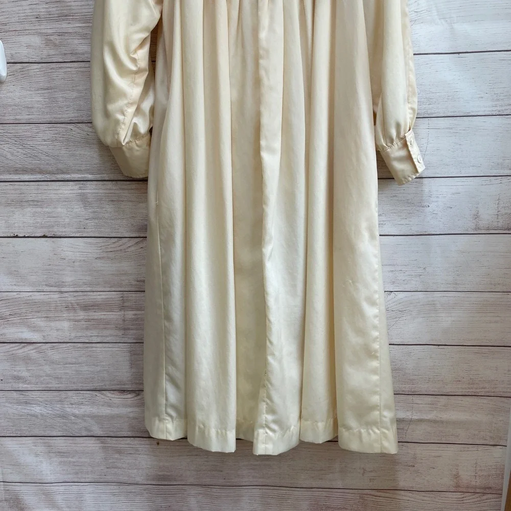 VINTAGE MARGUERITE RUBEL LIGHTWEIGHT NYLON COAT IN PALE‎ YELLOW - Picture 9 of 12